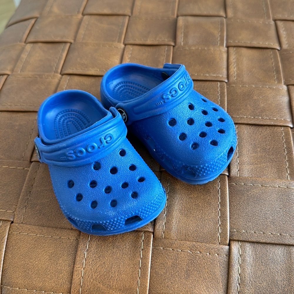 Baby crocs